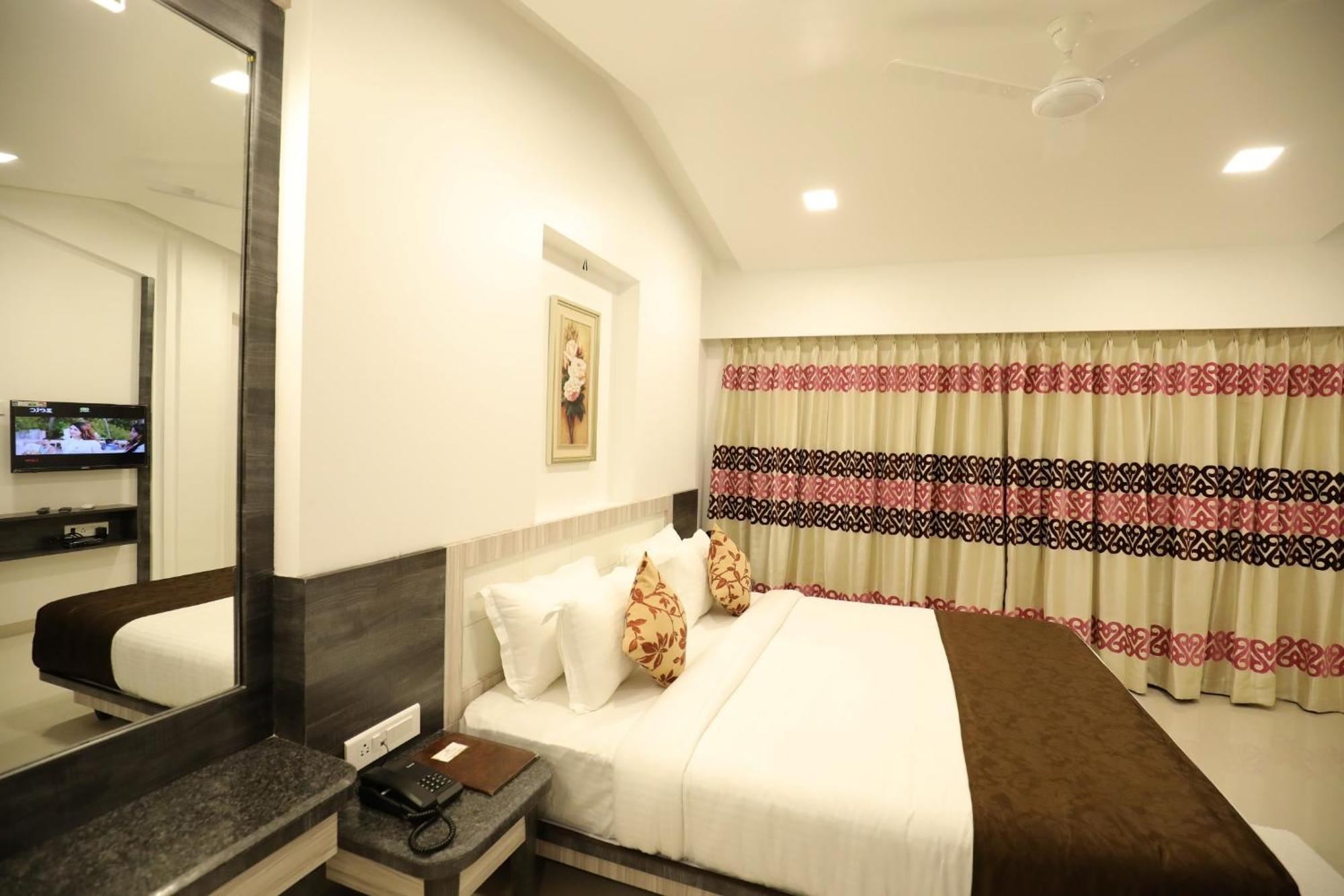 อิมพีเรียล กรันเด Hotel โลนาวาลา ภายนอก รูปภาพ